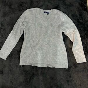 Women’s long sleeve V-neck light gray knit sweater XL